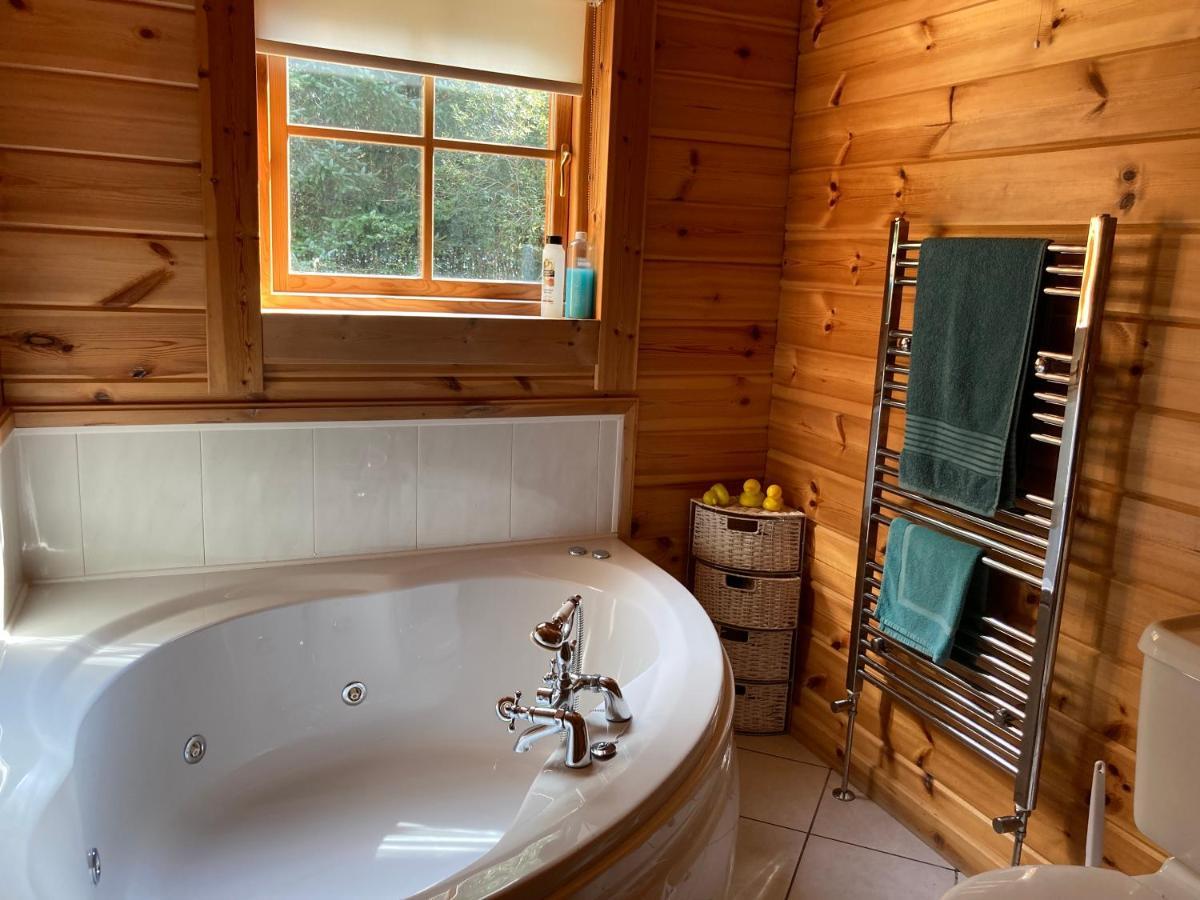 Riverside Log Cabin Ballyconnell  Zewnętrze zdjęcie